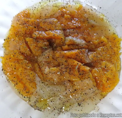 Bullit de ceba de Figueres amb carbassa amb pebre i herbes aromàtiques